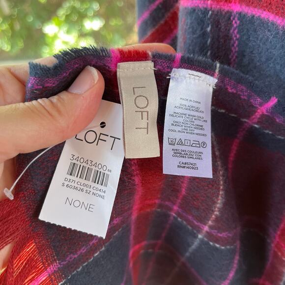 LOFT Women's Blue And Red Plaid Rectangular Blanket Scarf OS. NEW - Picture 6 of 7